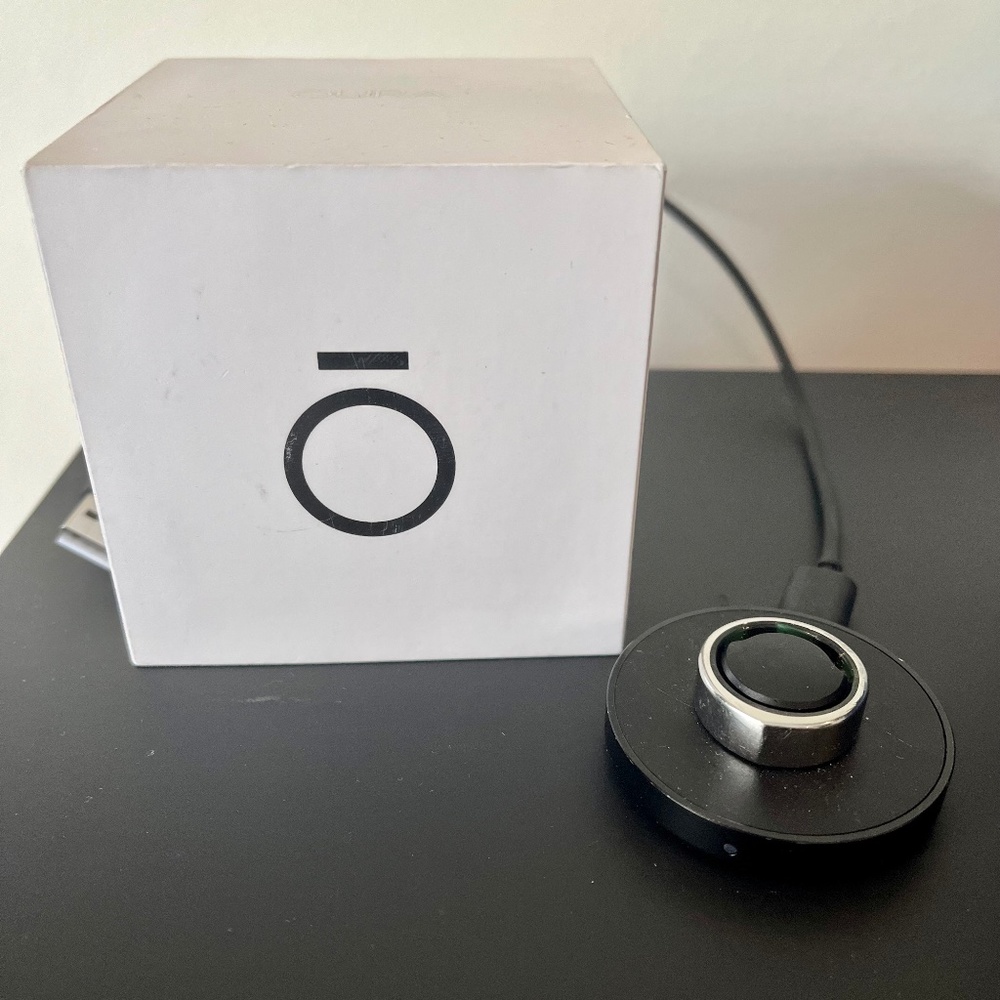 Oura Ring Size 7 - 2nd generation, charger included